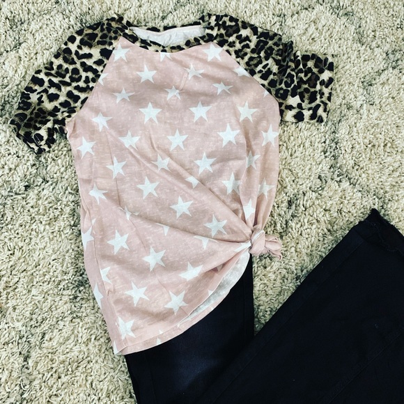 Tops - New. Boutique Leopard & Star S/S Tee